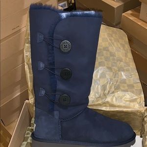 NEW UGG BAILEY BUTTON TRIPLET